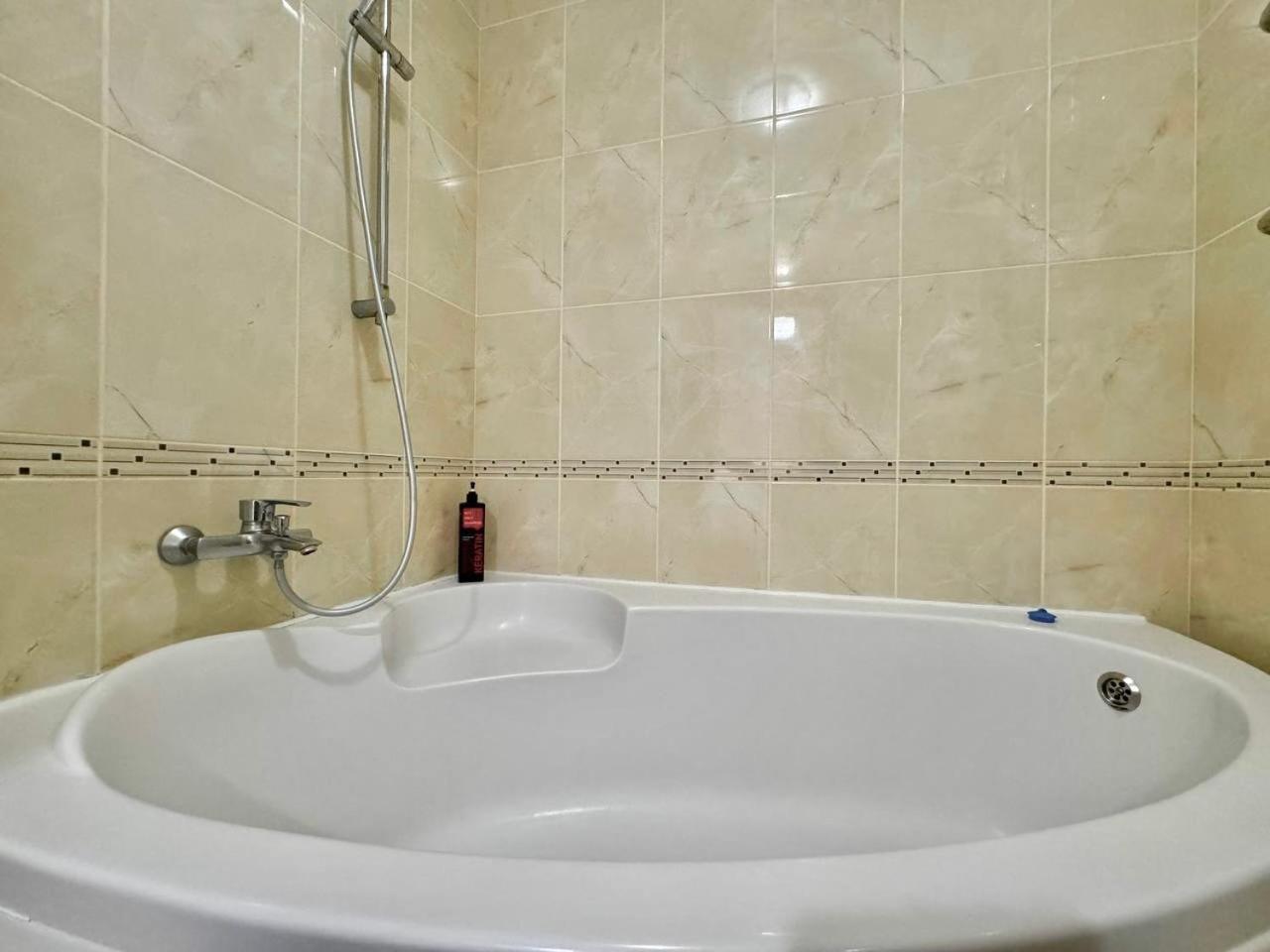 Apartpoltava Стильні Білосніжні Апартаменти, 2-Окремі Кімнати , Документи Для Відрядження , Банківський Чек Ngoại thất bức ảnh