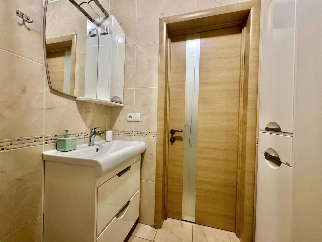 Apartpoltava Стильні Білосніжні Апартаменти, 2-Окремі Кімнати , Документи Для Відрядження , Банківський Чек Ngoại thất bức ảnh