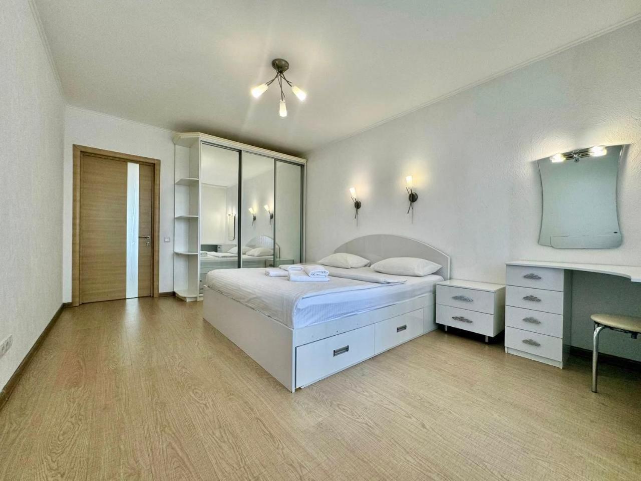 Apartpoltava Стильні Білосніжні Апартаменти, 2-Окремі Кімнати , Документи Для Відрядження , Банківський Чек Ngoại thất bức ảnh